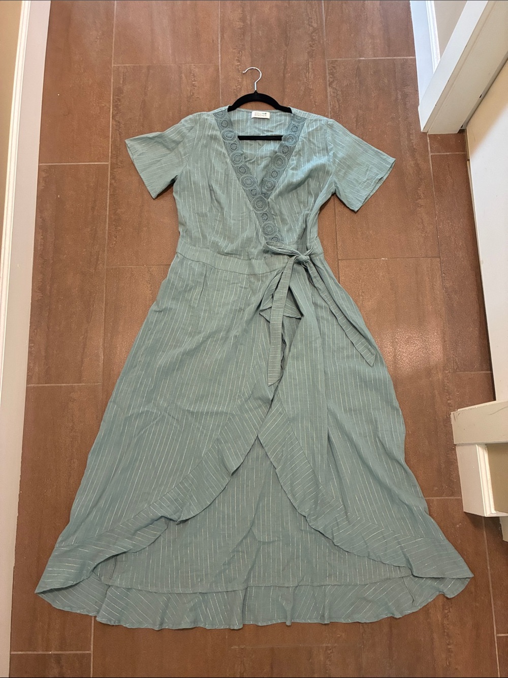 Molly bracken sage seafoam green striped short sleeve wrap dress small